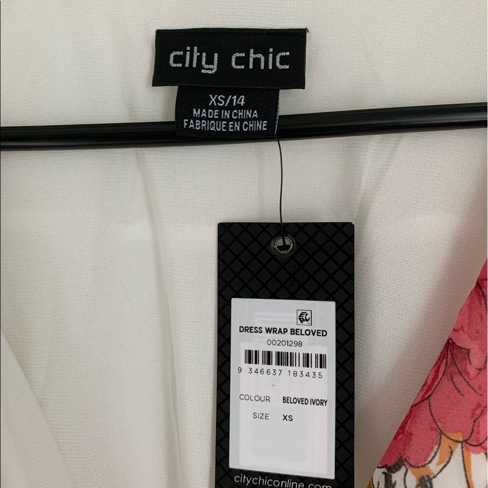 NWT City Chic Floral Dress - Picture 3 of 4